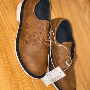 Kids dress shoes
